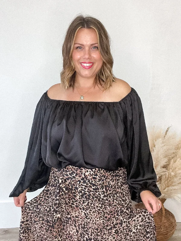 Off the shoulder blouse- Black