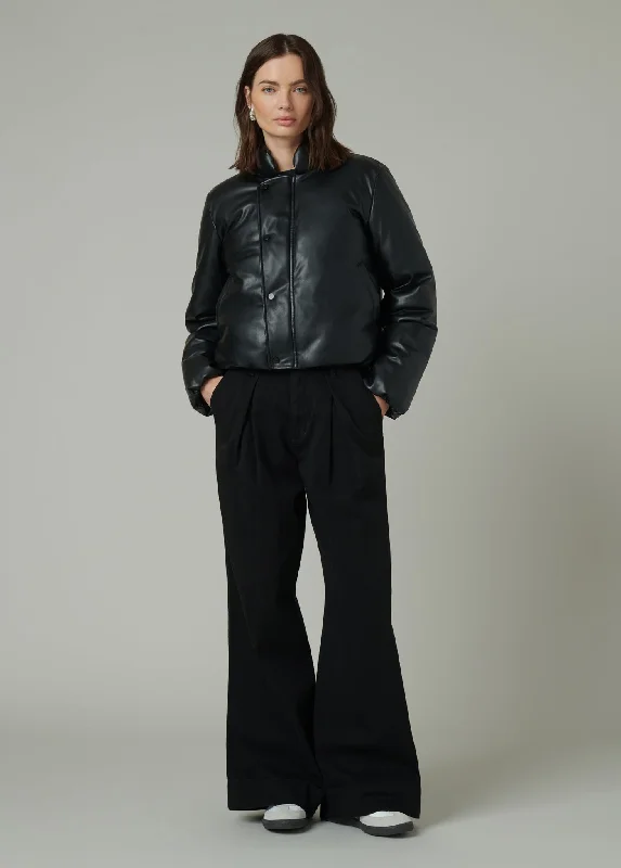 THE PLEATED DENIM TROUSER